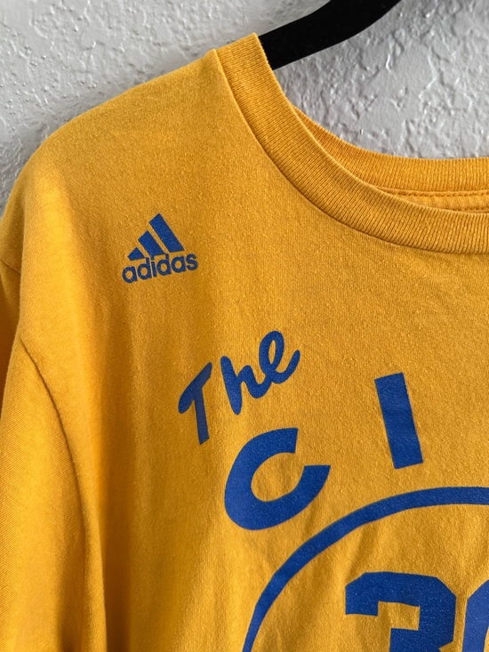 Adidas Golden State Warriors Curry 30 The City T Shirt Mens Medium Yellow NBA - Picture 3 of 9